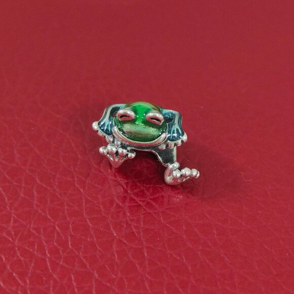 Pandora Climbing Frog Charm S925 Silver with box - Picture 1 of 11